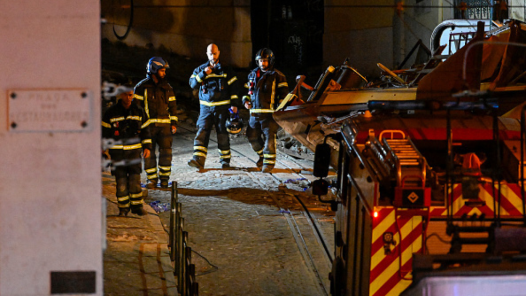 Elevador da Glória em Lisboa descarrila e deixa mortos e feridos