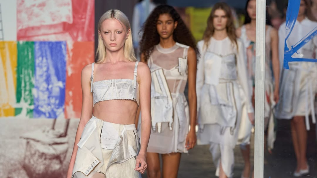 Desfile PatBO durante a Semana de Moda de Nova York verão 2026 l Repdodução/Instagram/@nyfw