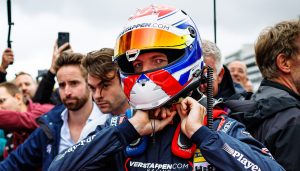 Max Verstappen garante licença e acelera rumo ao Nürburgring