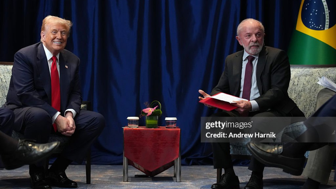 Donald Trump e Lula no Centro de Convenções, em Kuala Lumpur, Malásia | Reprodução/Andrew Harnik/Getty Images Embed