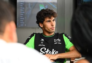 Bortoleto estreia em Singapura e destaca desafios do circuito urbano