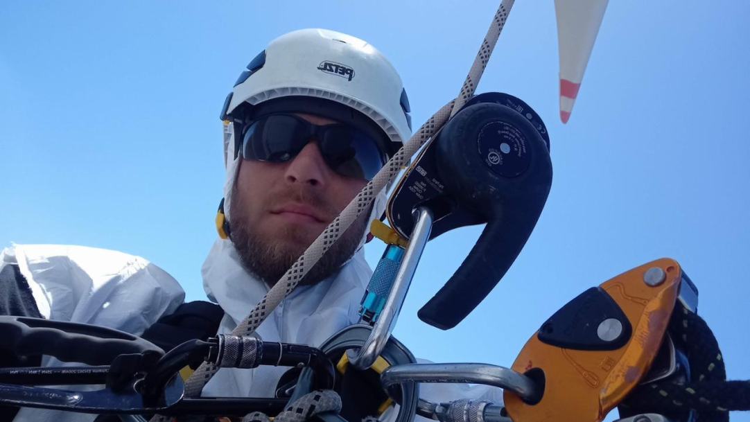 Alex de Carvalho Gomes se destaca no alpinismo industrial e conquista reconhecimento internacional