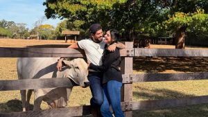 Zé Felipe e Ana Castela levantam suspeitas de namoro ao surgirem com alianças combinando