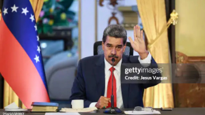 Maduro faz apelo em inglês: “No crazy war, please” e pede que EUA evitem escalada militar