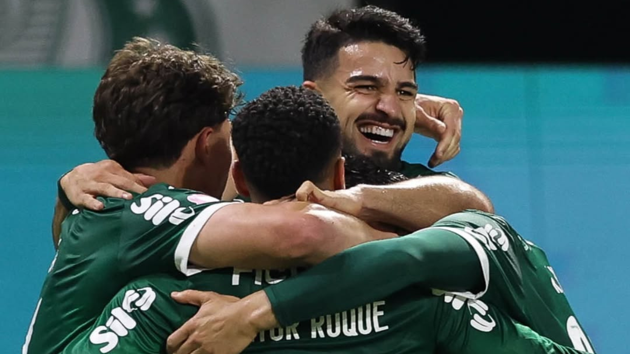 Jogadores do Palmeiras comemorando vitória | Reprodução/Instagram/@palmeiras
