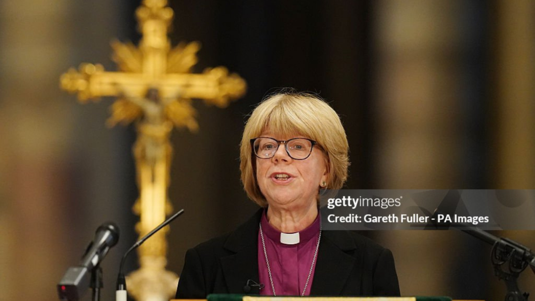 Primeira mulher é nomeada a liderar Igreja Anglicana