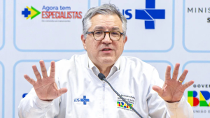 Antídoto contra intoxicação por metanol será enviado dos EUA, afirma Padilha