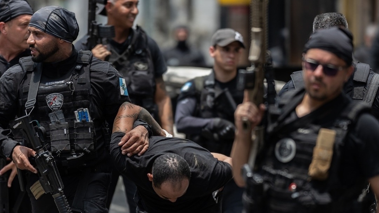 Polícias na operação Contenção | Reprodução/Instagram/@anizelli