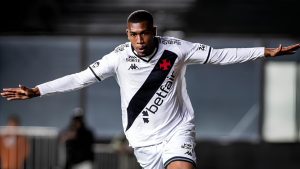 Rayan vive grande fase e iguala marca de Endrick no Brasileirão