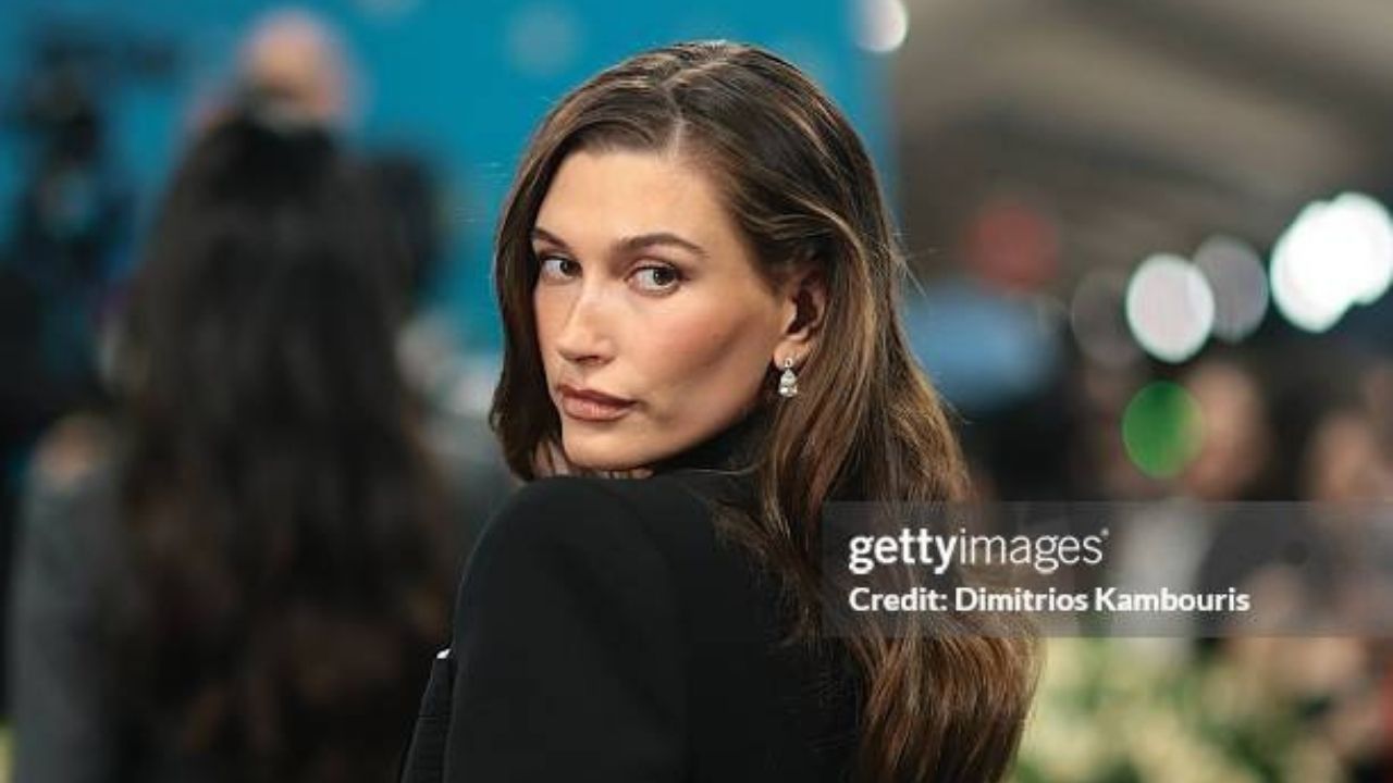 Hailey Bieber | Reprodução/Dimitrios Kambouris/Getty Images Embed