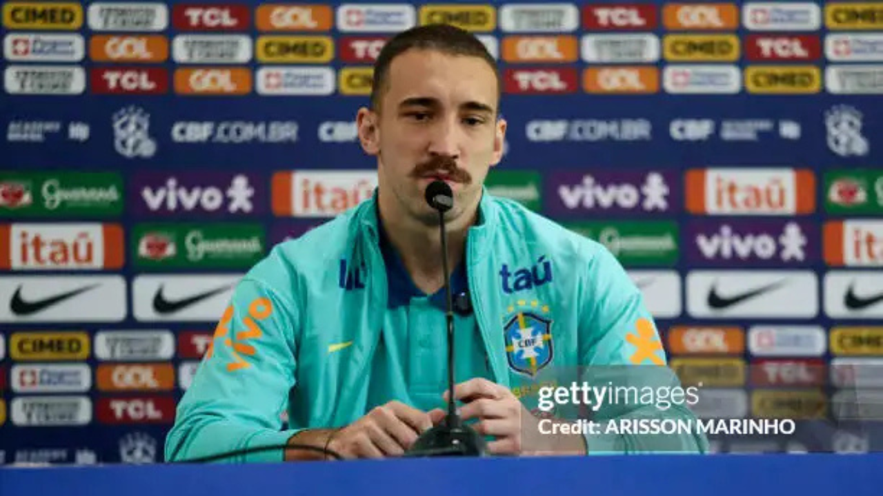 Léo Ortiz | Reprodução/ARISSON MARINHO/Getty Images Embed
