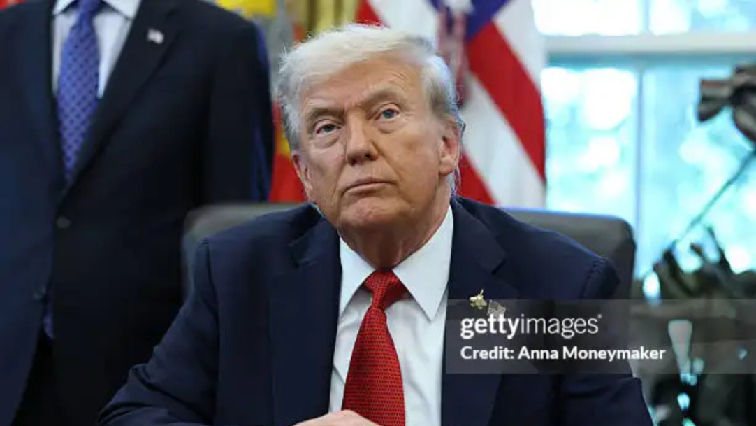 Trump anuncia tarifa de 25 % para caminhões médios e pesados