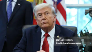 Trump anuncia tarifa de 25 % para caminhões médios e pesados