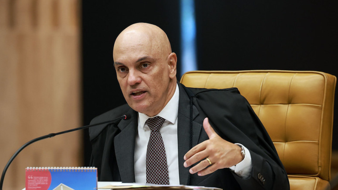 Moraes condena sete réus por participação em núcleo das fake news