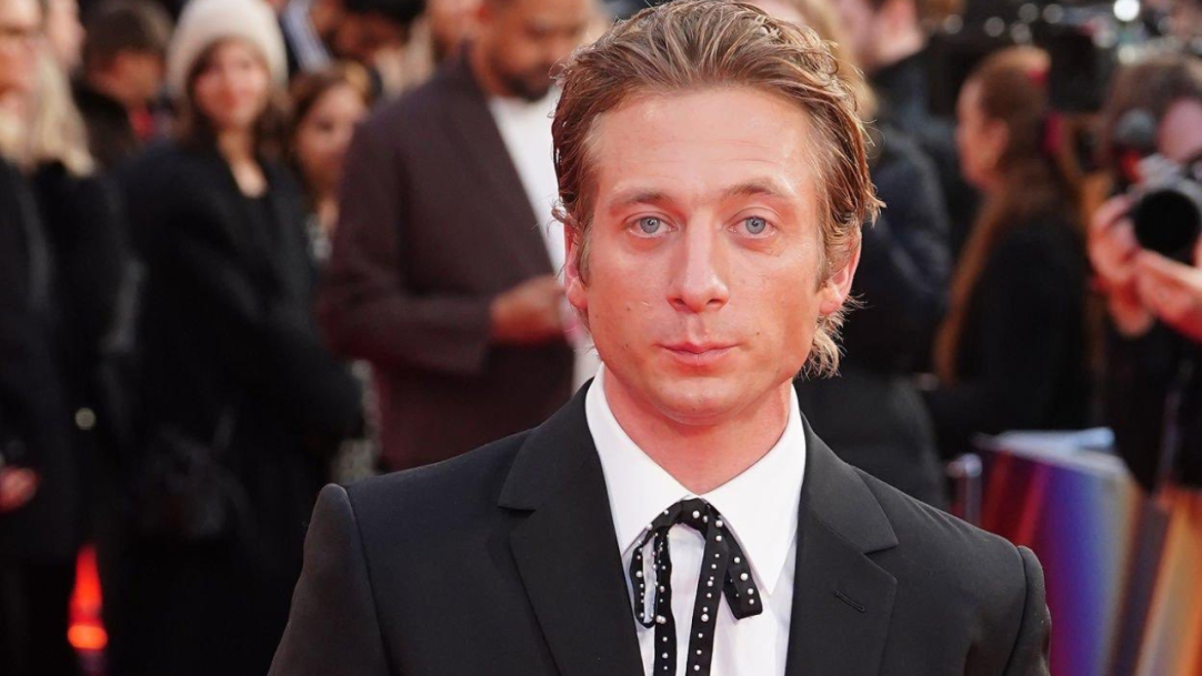 Jeremy Allen White diz estar animado com papel em ”O Mandaloriano e Grogu”