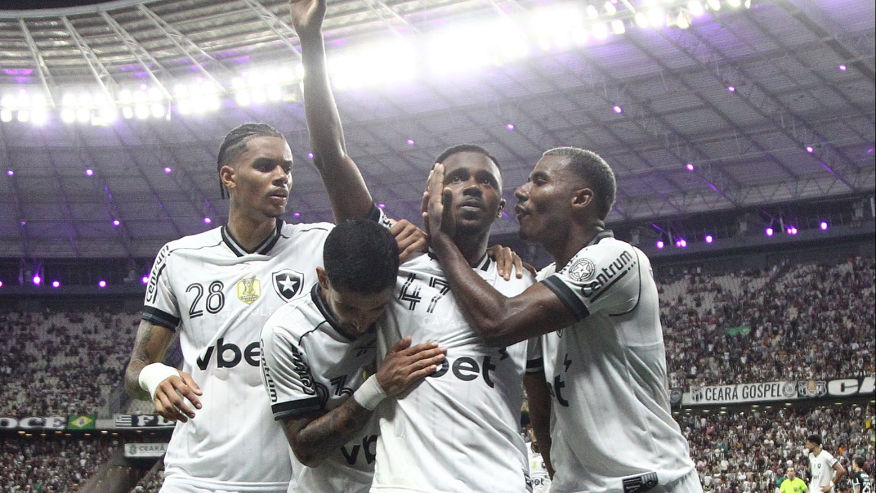 Jeffinho e companheiros | Reprodução/X/@Botafogo