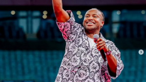 Thiaguinho é escolhido para cantar o hino nacional em Interlagos