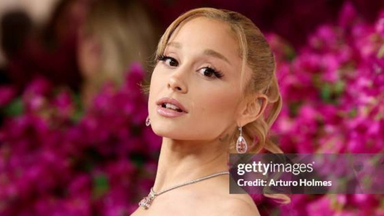 Ariana Grande | Reprodução/Arturo Holmes/Getty Images Embed