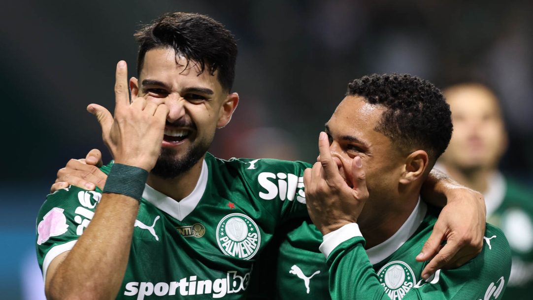 Palmeiras decide em 23 minutos, goleia o Vasco no Allianz e volta à vice-liderança