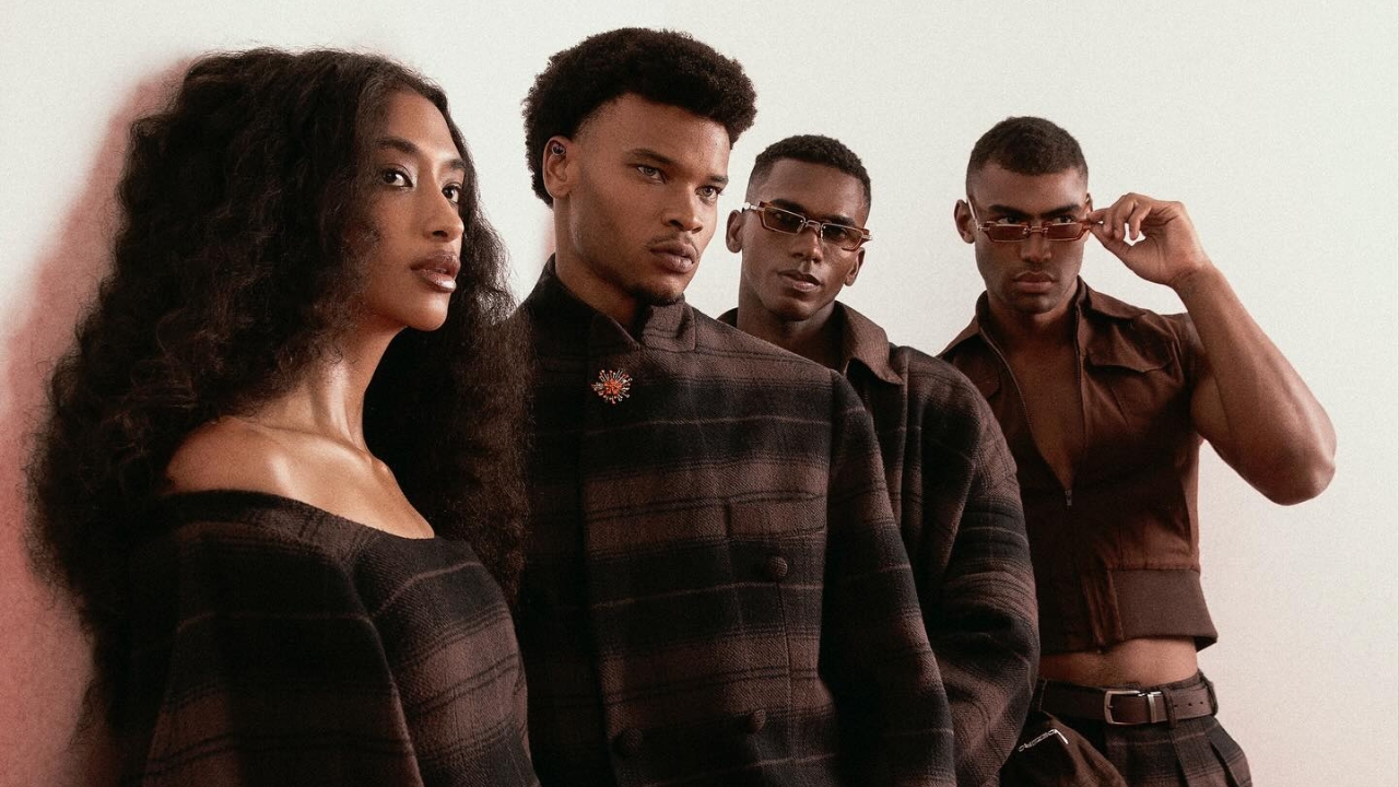 Modelos vestem looks da coleção “Lei da Vadiagem” | Reprodução/Instagram/@dendezeiro