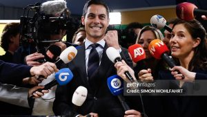 Rob Jetten, do partido centrista D66, vence as eleições da Holanda