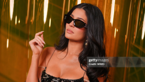 Kylie Jenner anuncia sua estreia musical com banda Terror Jr