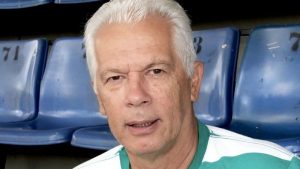 Emerson Leão critica Neymar e questiona sua postura fora de campo