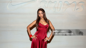 PinkPantheress anuncia novo álbum com feat de Anitta