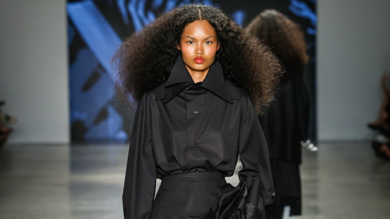 Sou de Algodão no SPFW 2025 | Reprodução/Instagram/@evolmgmt