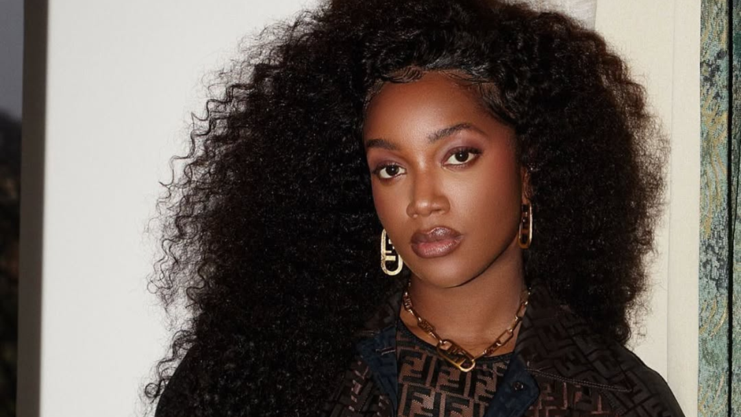 Iza abre o coração sobre exposição nas redes sociais: “Fiquei mais frágil”