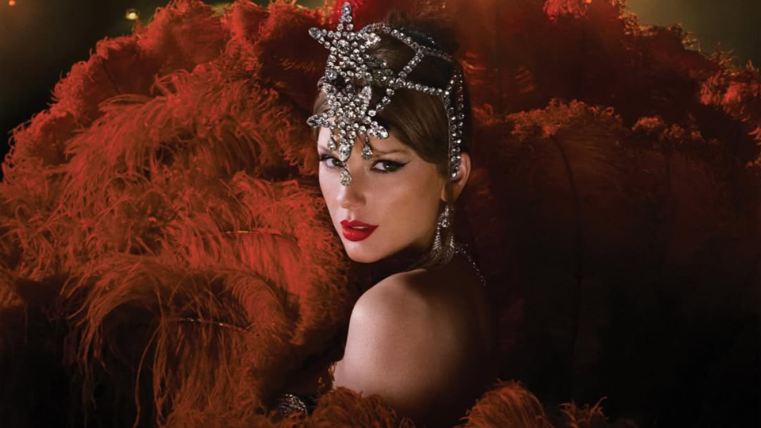 Taylor Swift inaugura exposição temática de seu novo álbum em Nova York