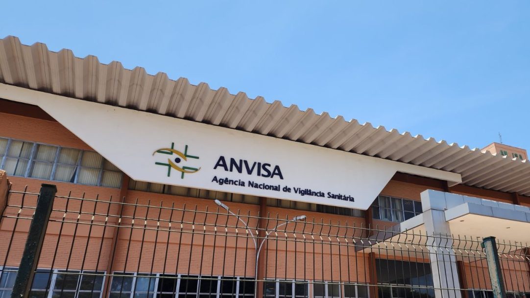 Anvisa proíbe cosméticos e produtos de limpeza irregulares; veja quais