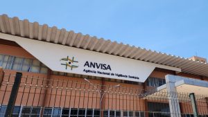 Anvisa proíbe cosméticos e produtos de limpeza irregulares; veja quais