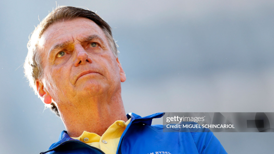 Moraes autoriza visita médica na casa de Bolsonaro após crise de soluços do ex-presidente