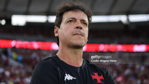 Fernando Diniz consegue vitória contra principais ex-clubes com o Vasco