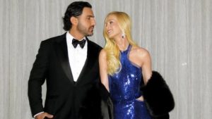 Marina Ruy Barbosa beija noivo e se declara