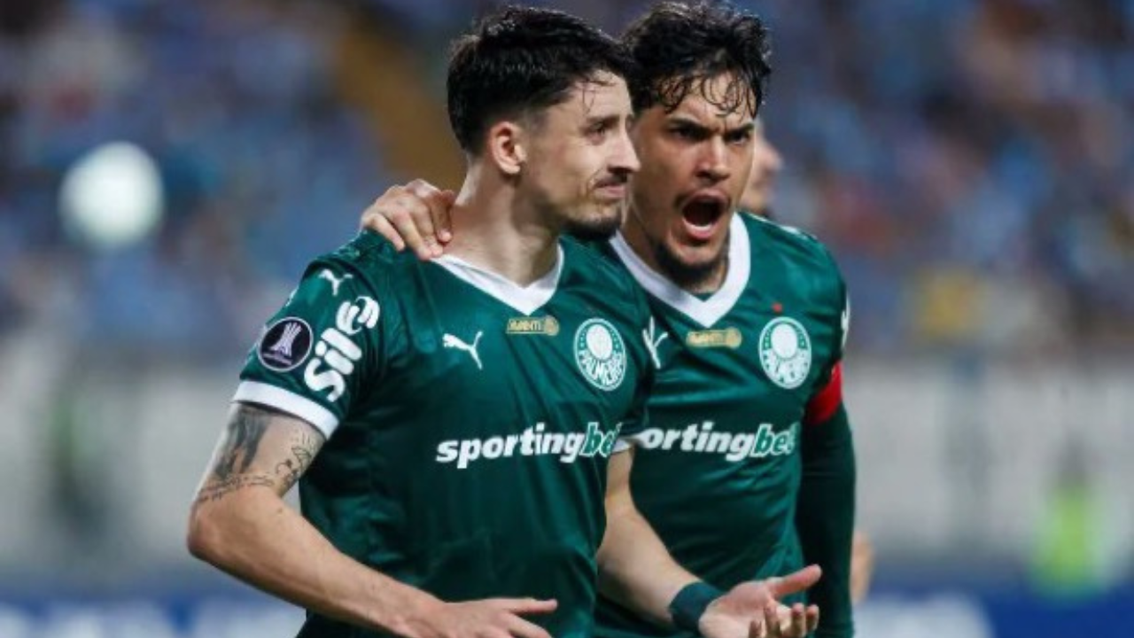 Gustavo Gomez e Piquerez comemorando | Reprodução/x/@diegofirmino