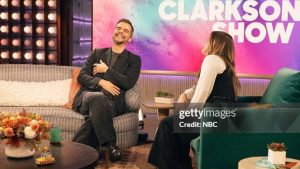 Wagner Moura é convidado no The Kelly Clarkson Show