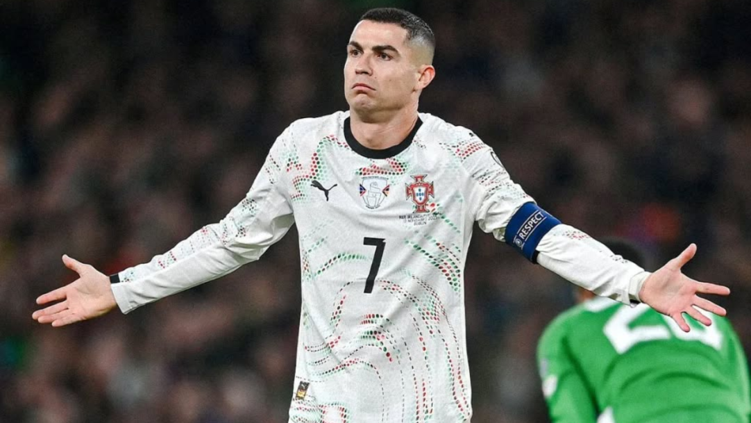 Técnico da Irlanda provoca Cristiano Ronaldo após expulsão