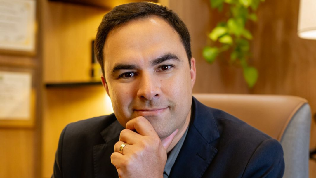 Dr. Cássio Vilhena leva tecnologia de ponta ao interior de Minas e redefine padrões de cirurgia plástica