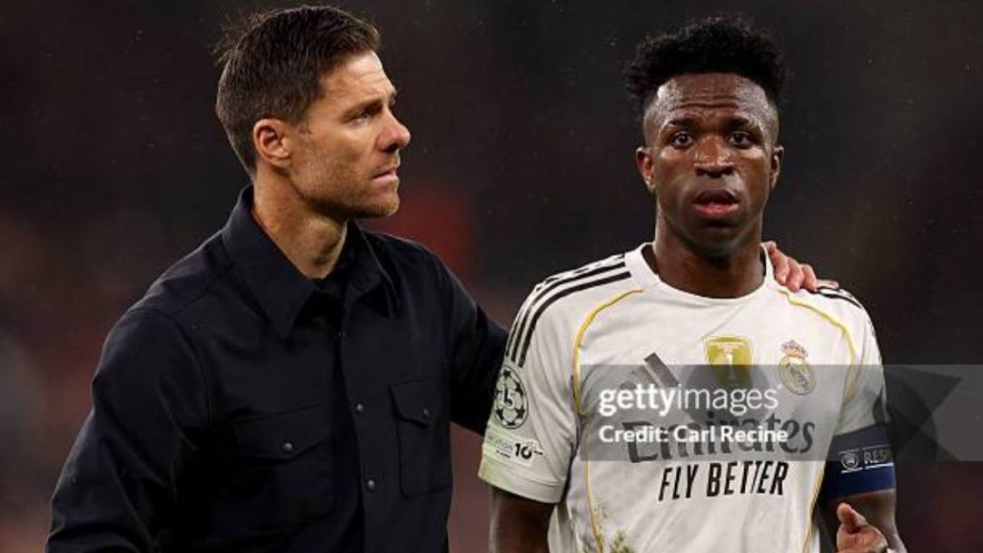Desgaste com Xabi Alonso trava renovação de Vini Jr. no Real Madrid