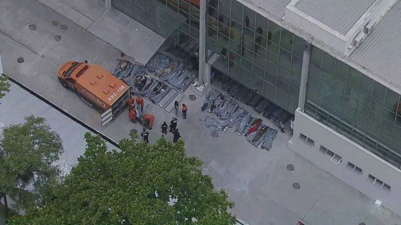 Corpos enfileirados no IML do Rio de Janeiro | Reprodução/TV Globo