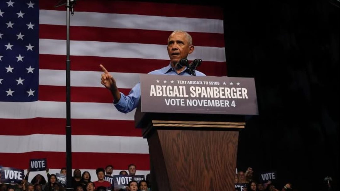 Barack Obama faz críticas ao governo de Donald Trump