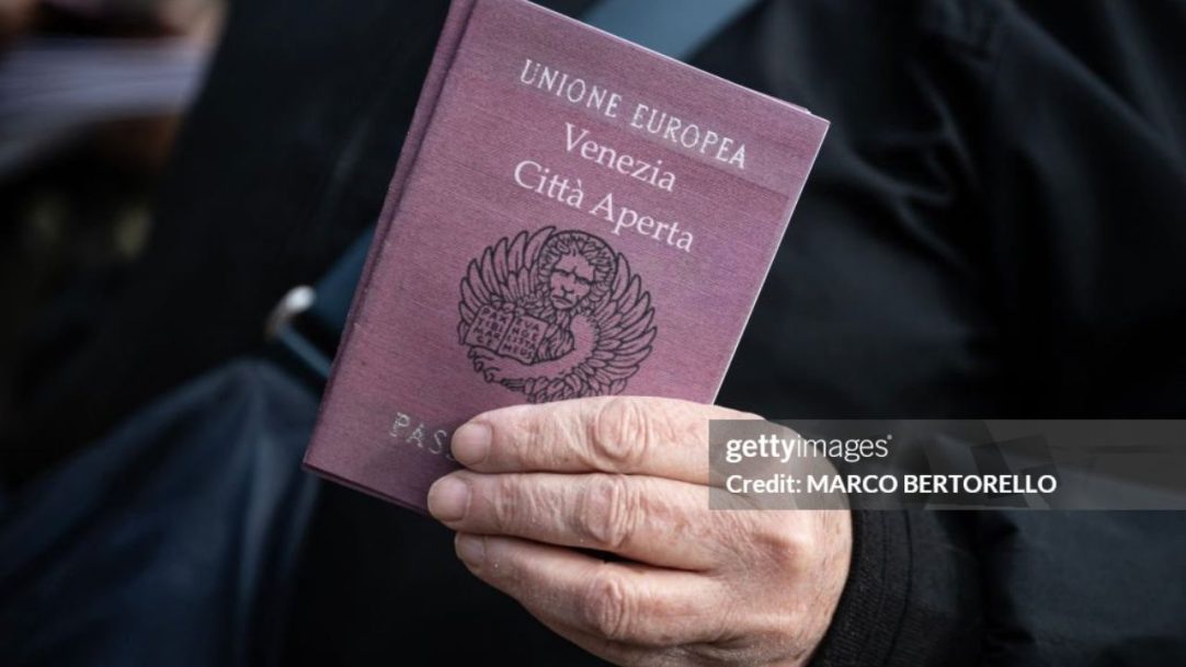 Polícia da Itália desfaz esquema de residências falsas para brasileiros