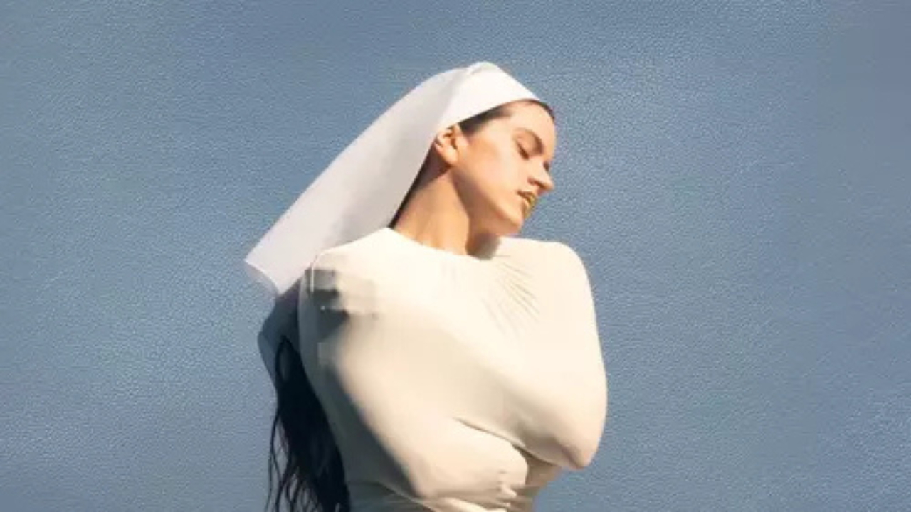 Rosalía inaugura fase criativa com “LUX” | Reprodução/Instagram/@rosalia