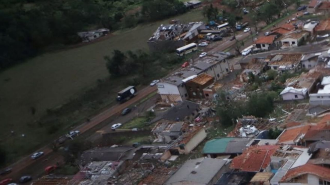 Lula mobiliza ministros para prestar apoio às vítimas do tornado no Paraná