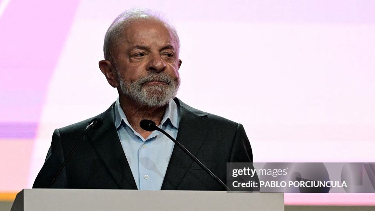 Lula sanciona lei proibindo uso da linguagem neutra | Reprodução / Pablo Porciuncula / Getty Images Embed 