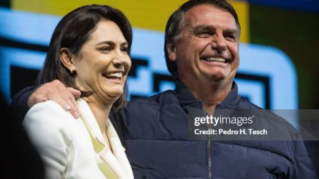 Michelle Bolsonaro se pronuncia em rede social após prisão de Jair Bolsonaro
