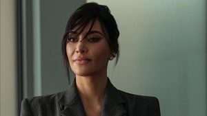 Kim Kardashian dá tom sofisticado à estreia de “Tudo é justo” no Brasil