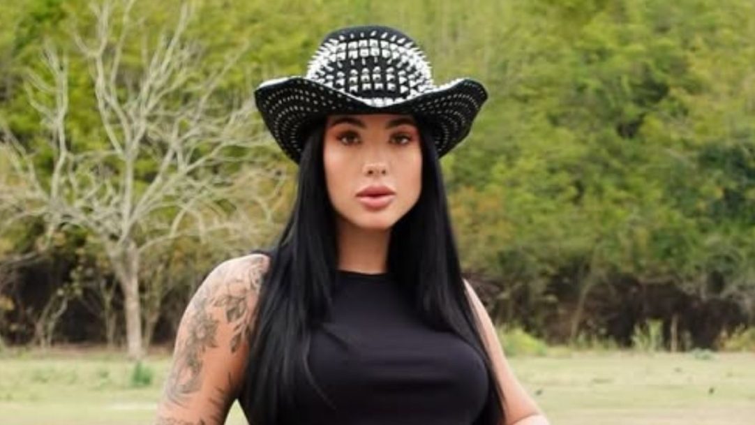 A Fazenda 17: Rayane discute com três desafetos ao mesmo tempo